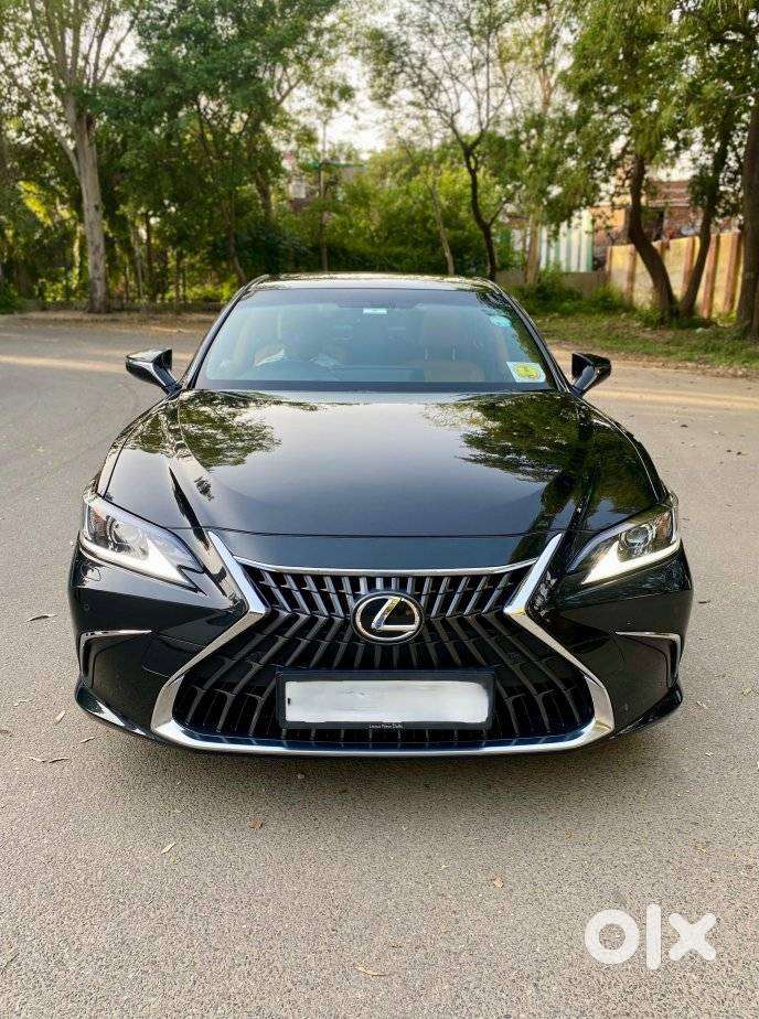 Lexus Es 300h Luxury, 2022, Cng & Hybrids