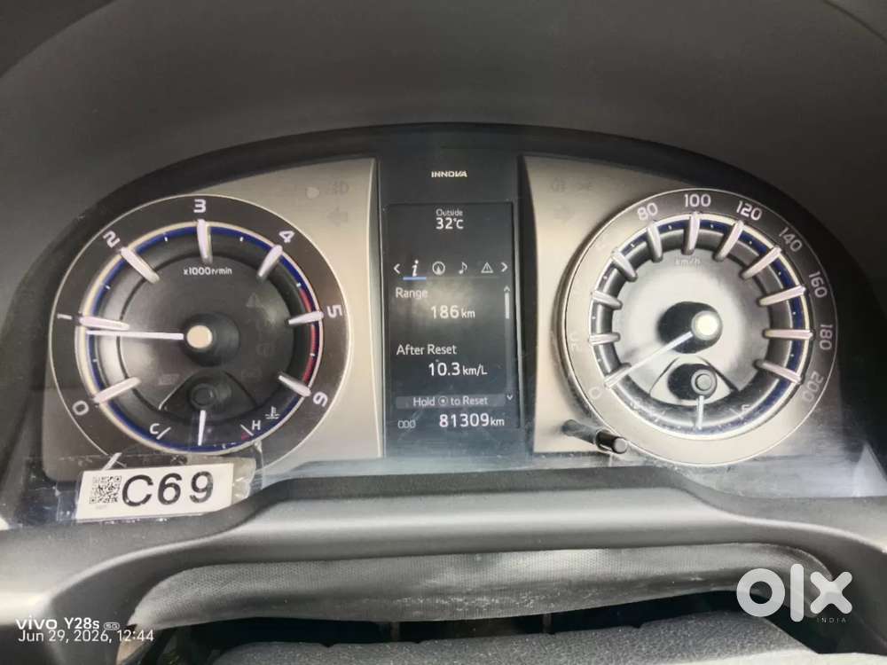 Toyota Innova Crysta [2020-ongoing] 2.4 Vx 7 Str, 2017, Diesel