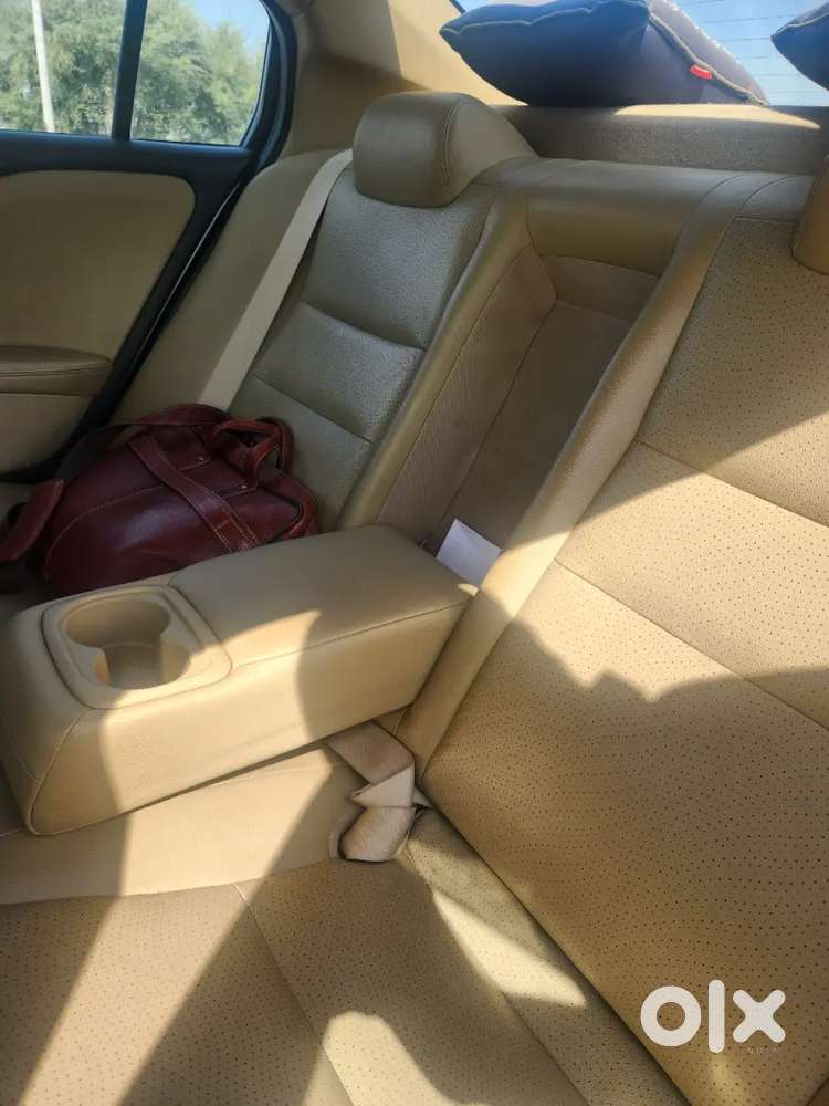 Honda City Amt Sunroof Top Model Nov 2014