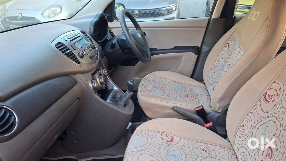 Hyundai I10 Sportz, 2015, Petrol