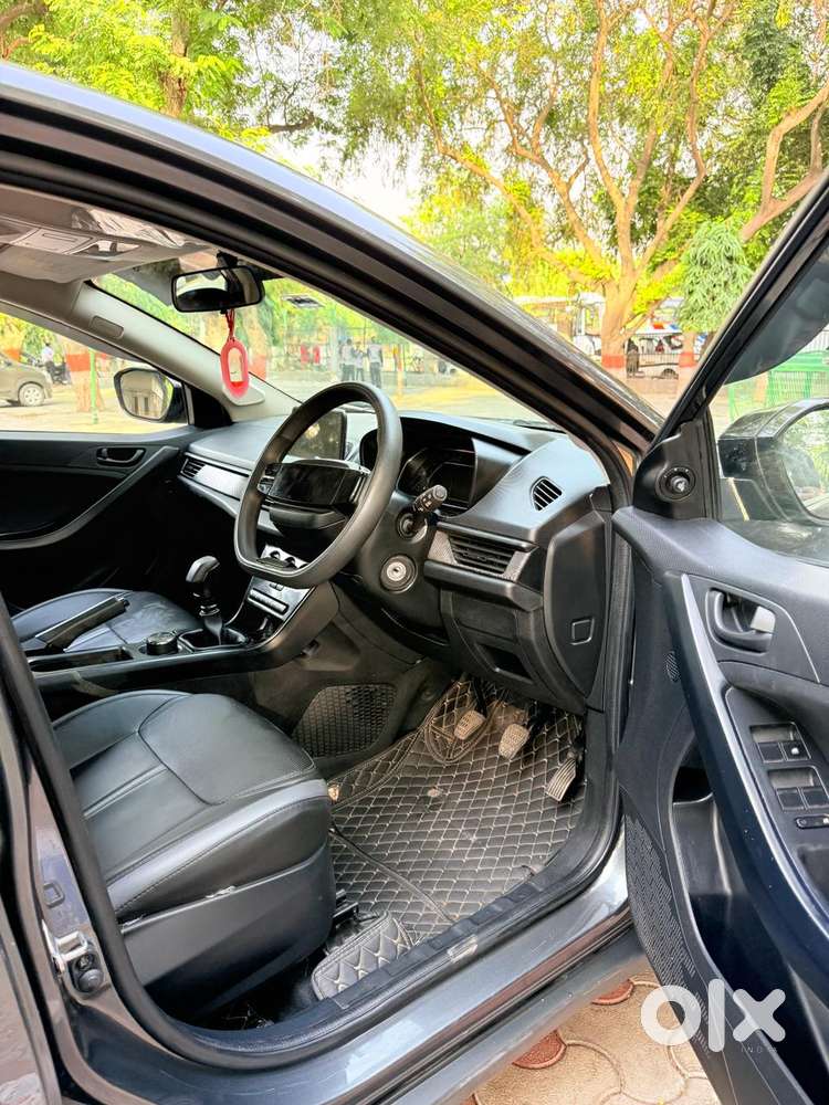 Tata Nexon Smart Plus1.2 Revotron Petrol 5 Mt, 2024, Petrol