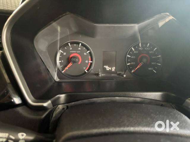 Kuv100 Nxt K8 Top Variant2017,excellentcondition,new Tyres, Familyused