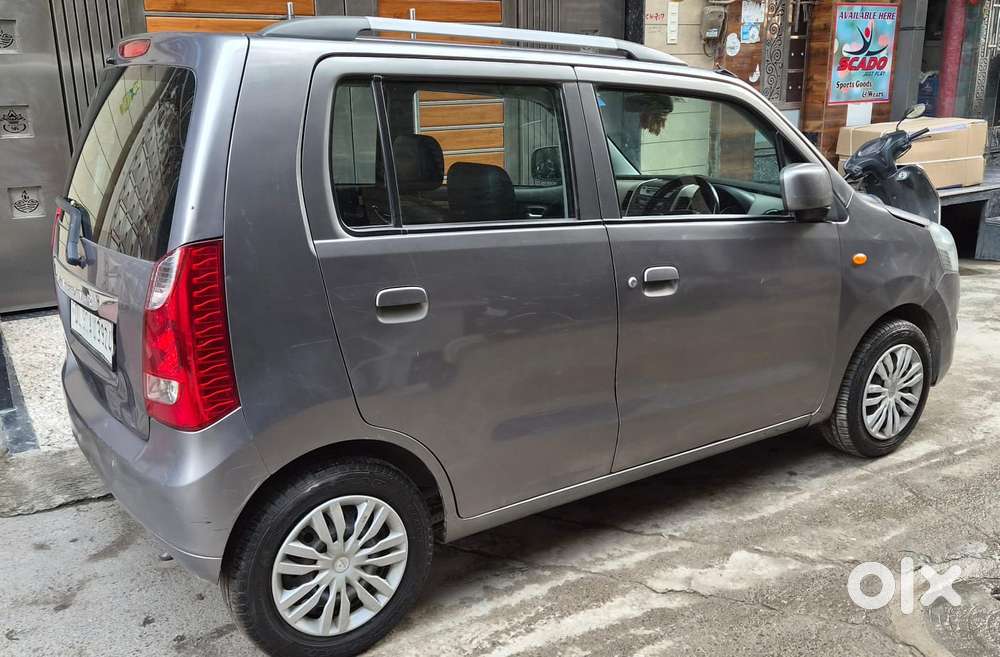 Maruti Suzuki Wagon R Amt Vxi Plus, 2016, Cng & Hybrids