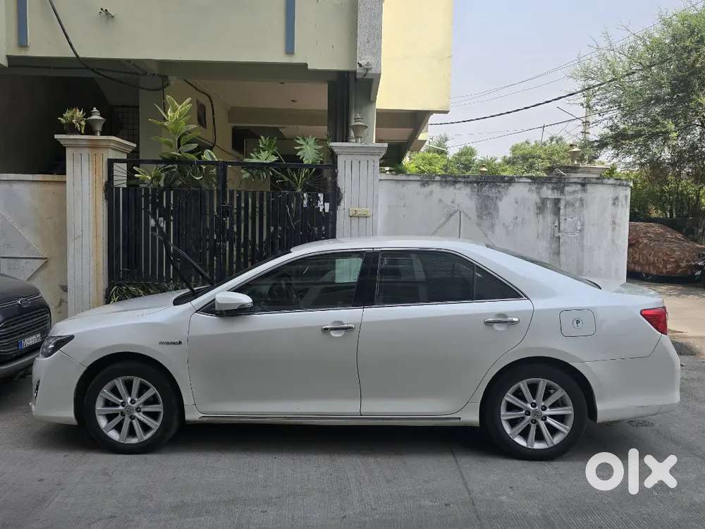 Toyota Camry 2.5g Hybrid 2015 Immaculate Genuinely Showroom Maintained