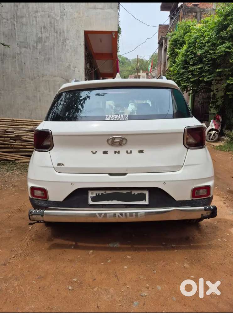 Hyundai Venue 2021 Diesel 100000 Km Driven