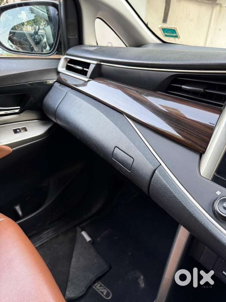 Toyota Innova Crysta 2.8z Automatic, 2017, Diesel