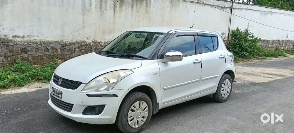 Maruti Suzuki Swift Vxi Bsiv, 2014, Petrol
