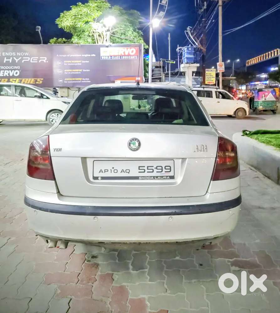 Skoda Laura L & K 2009 Manual - Diesel (sunroof)