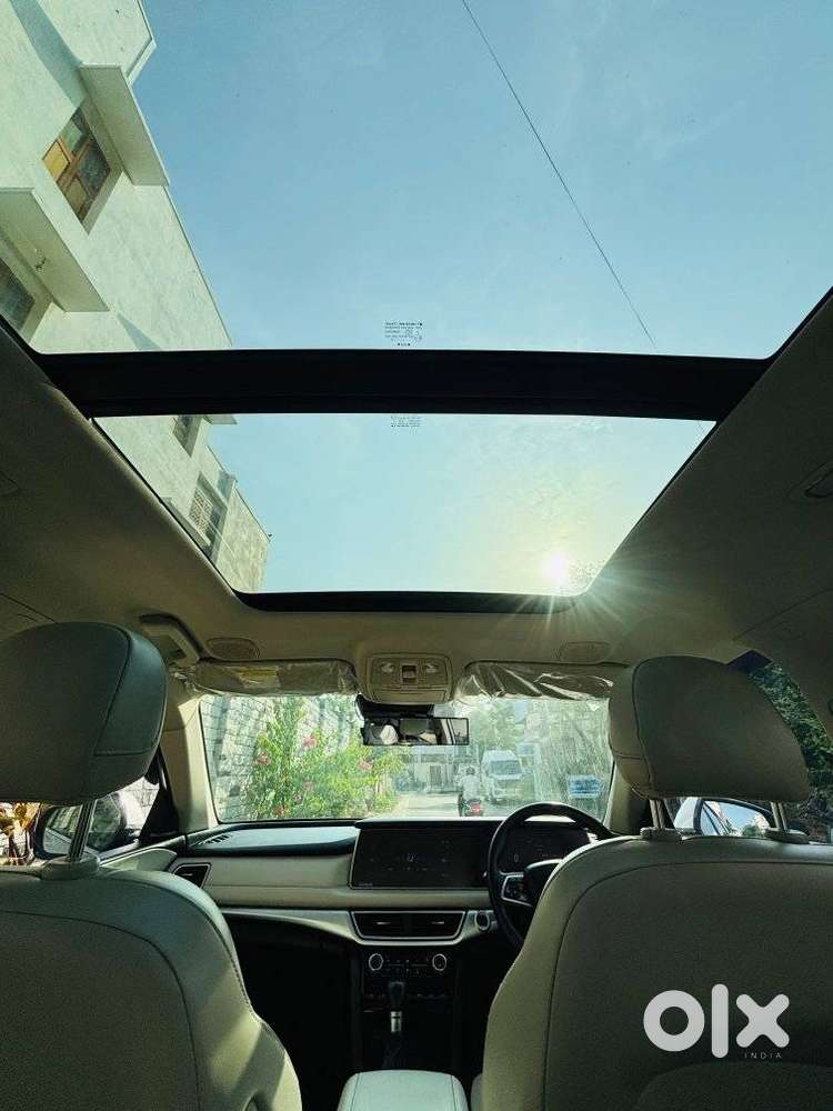 Mahindra Xuv700 2.2 Ax 7 Diesel At Str, 2022, Diesel
