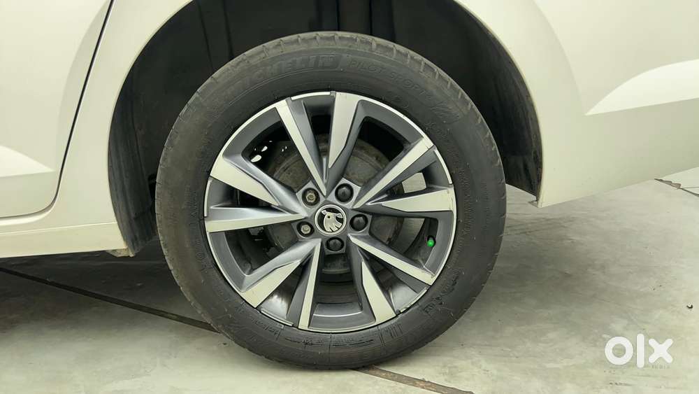 Skoda Slavia Style 1.0l Tsi Mt, 2022, Petrol
