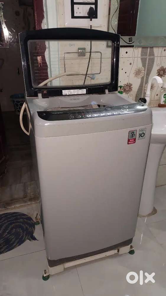 Lg fully automatic washing machine 6.5 kg with smart inverter.