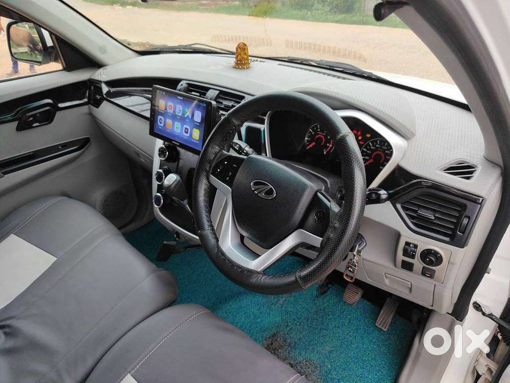 Mahindra Kuv 100 Mfalcon G80 K8 Dual Tone, 2017, Petrol