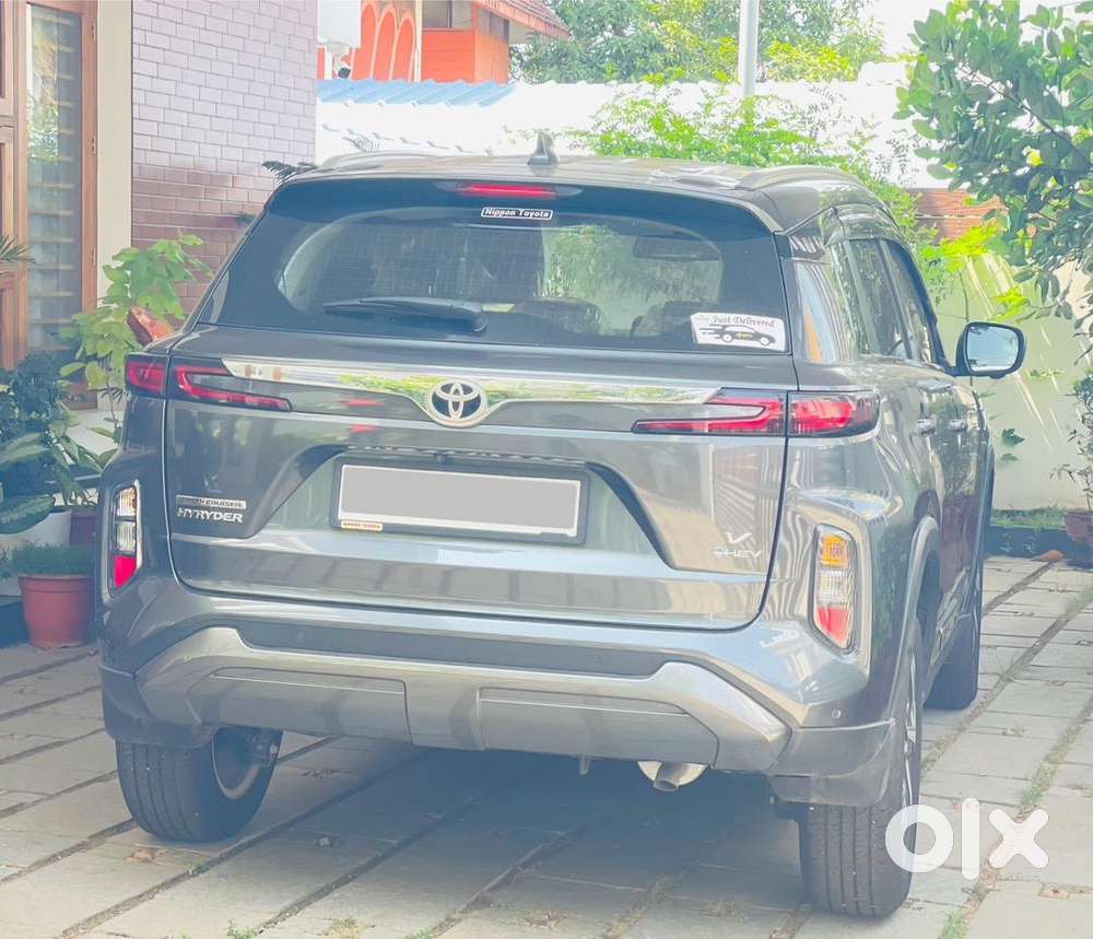 Toyota Urban Cruiser Hyryder 2025 Petrol Hybrid 2000 Km Driven