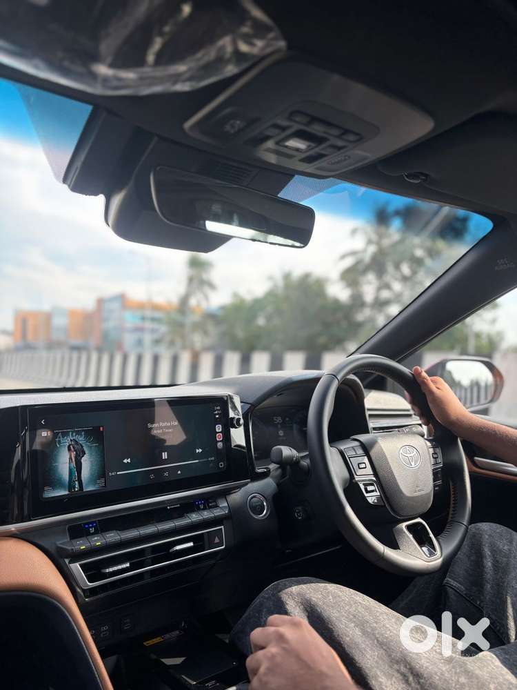 Toyota Camry Hybrid, 2025, Petrol