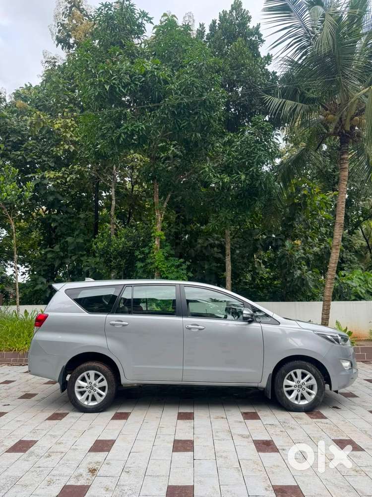 Toyota Innova Crysta 2017 Diesel Well Maintained