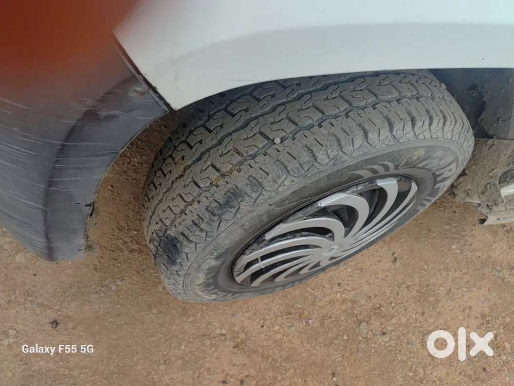 Mahindra Tuv 300 2018