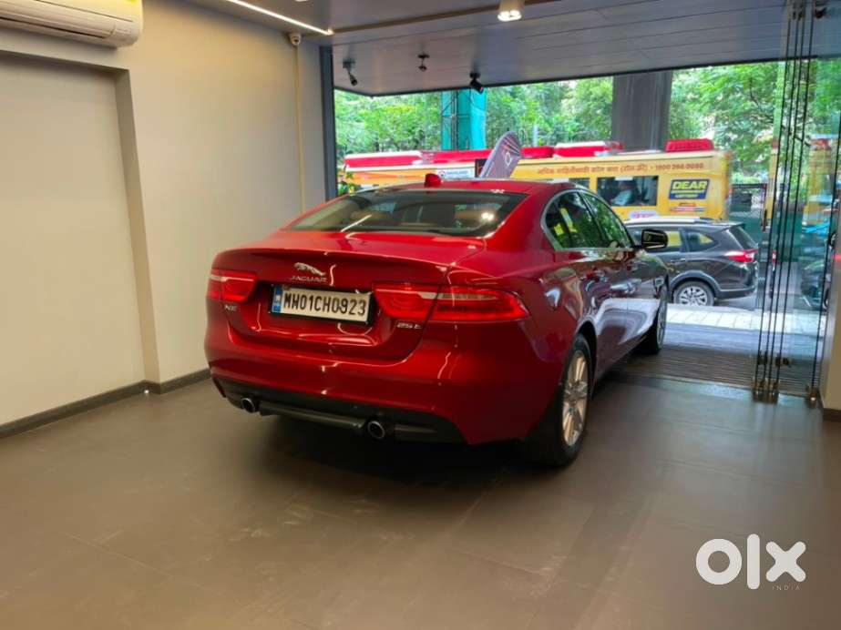 Jaguar Xe Portfolio, 2016, Petrol