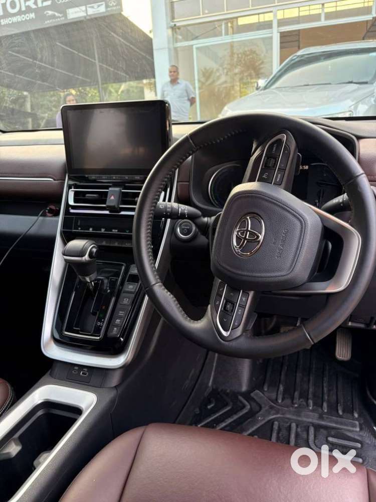 Toyota Innova Hycross 2.0 Vx Hybrid 7 Str, 2024, Petrol