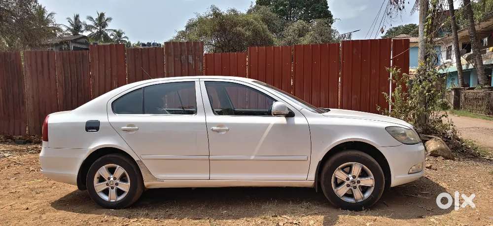 Skoda Laura Amb-at Diesel