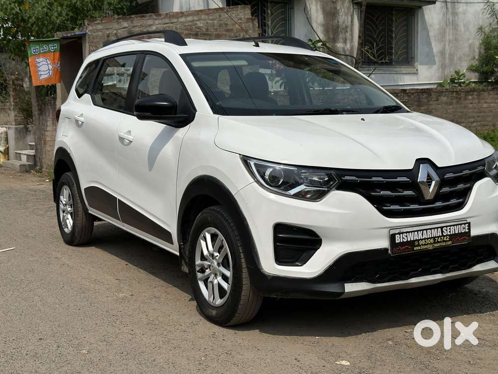 Renault Triber Rxt, 2023, Petrol