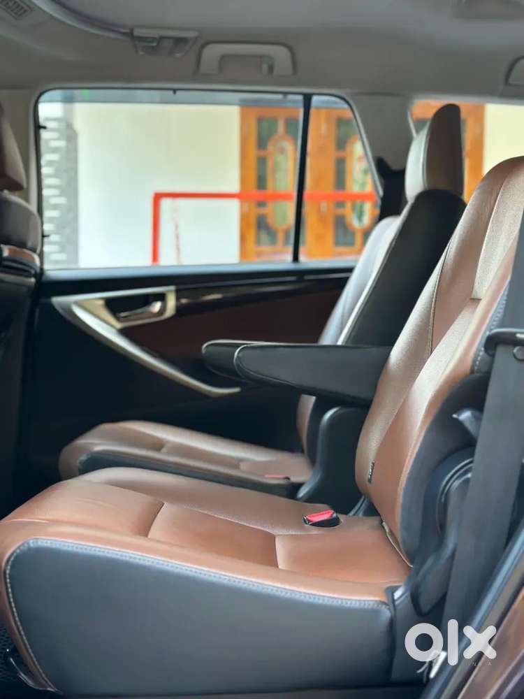 Innova Crysta 2.8 Z Automatic With Service Record In Brand New Conditi