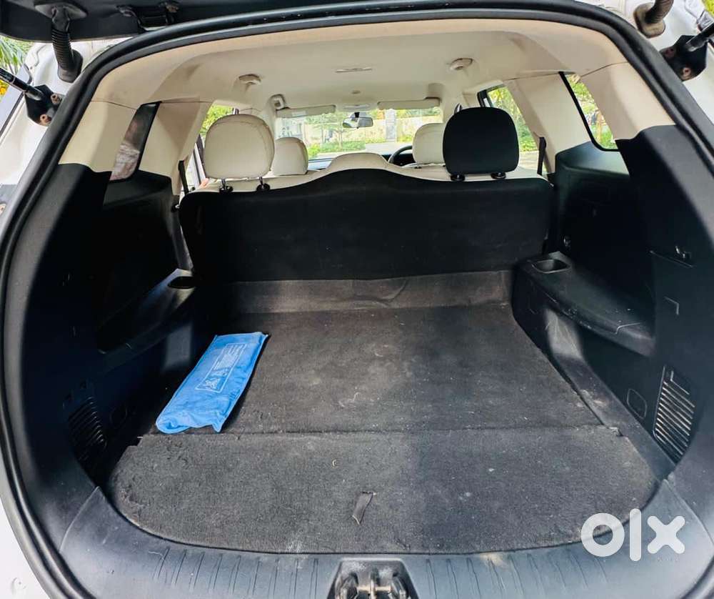 Mahindra Xuv700 2.2 Mx Diesel Mt 5 Str, 2023, Diesel