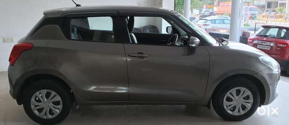 Maruti Suzuki Swift Vxi + Manual, 2022, Petrol