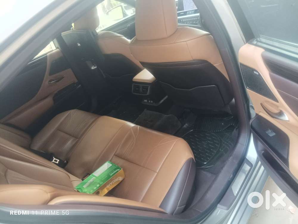 Lexus Es Hybrid 2019 Cbu, Vip Num, 1st Owner, Company Serviced