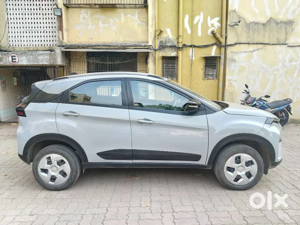 Tata Nexon 2025 Petrol Well Maintained