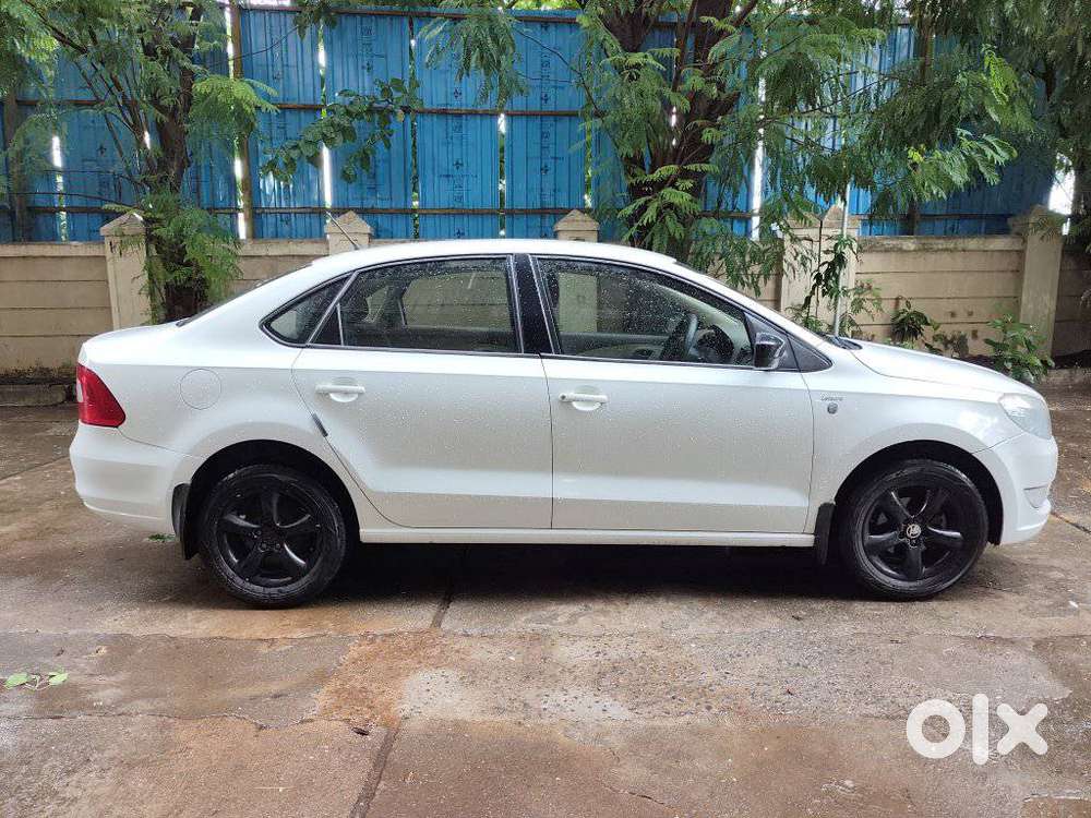 Skoda Rapid Leisure, 2013, Petrol