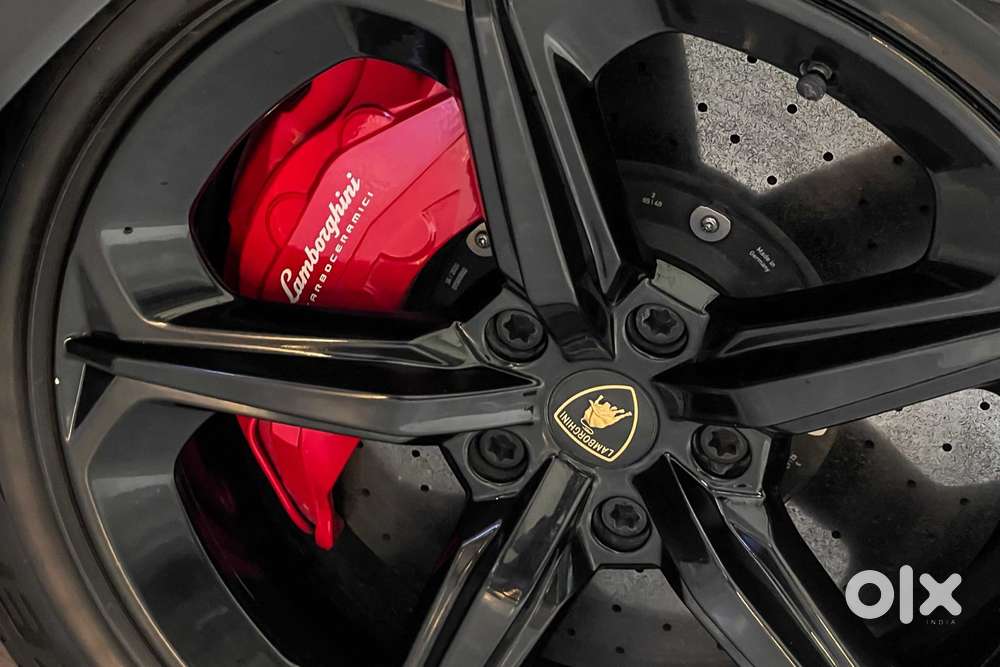 Lamborghini Urus, 2021, Petrol