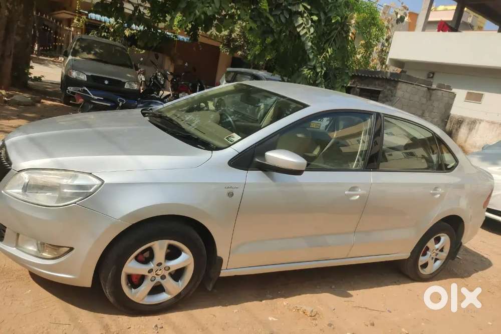 Skoda Rapid 1.6 Ambition 2013