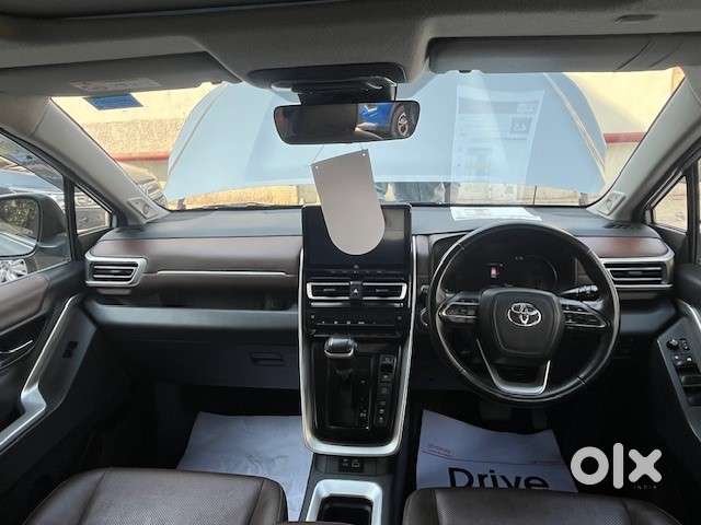 Toyota Innova Hycross 2.0 Zx (o) Hybrid 7 Str, 2023