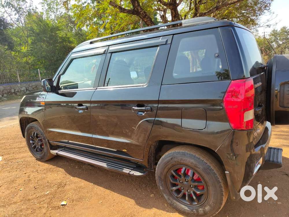 Mahindra Tuv 300 2015 Doctor Owned Self Driven
