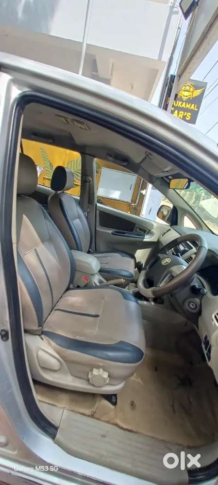 Toyota Innova 2.0 Petrol 2014
