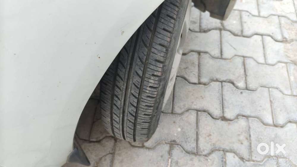 Hyundai I10 Era 2011 Year Car+ Cng Fitted