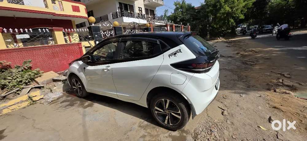 Tata Altroz 2022 Petrol Top Model In Good Condition