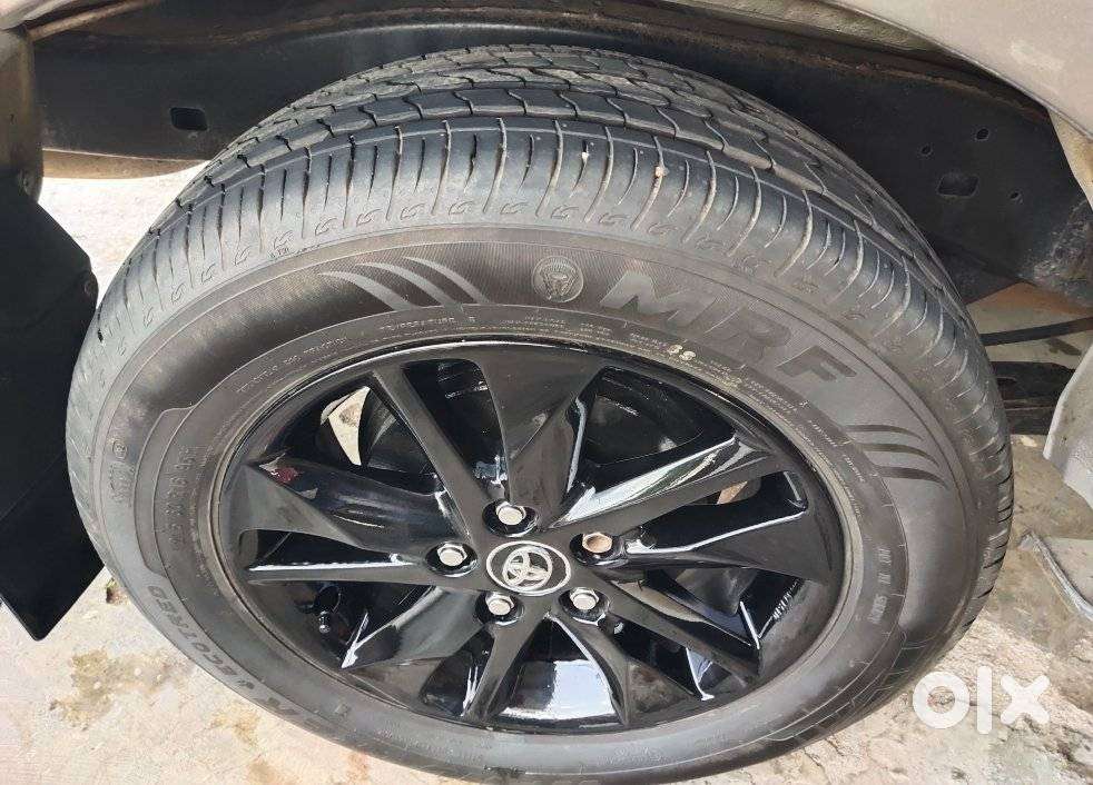 Toyota Innova Crysta 2.4 G Plus Mt 8 Str, 2017, Diesel