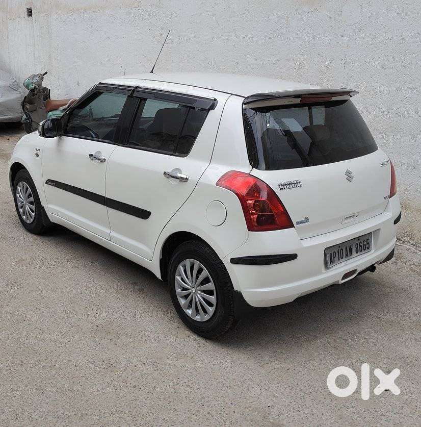 Maruti Suzuki Swift Vxi + Manual, 2011, Petrol