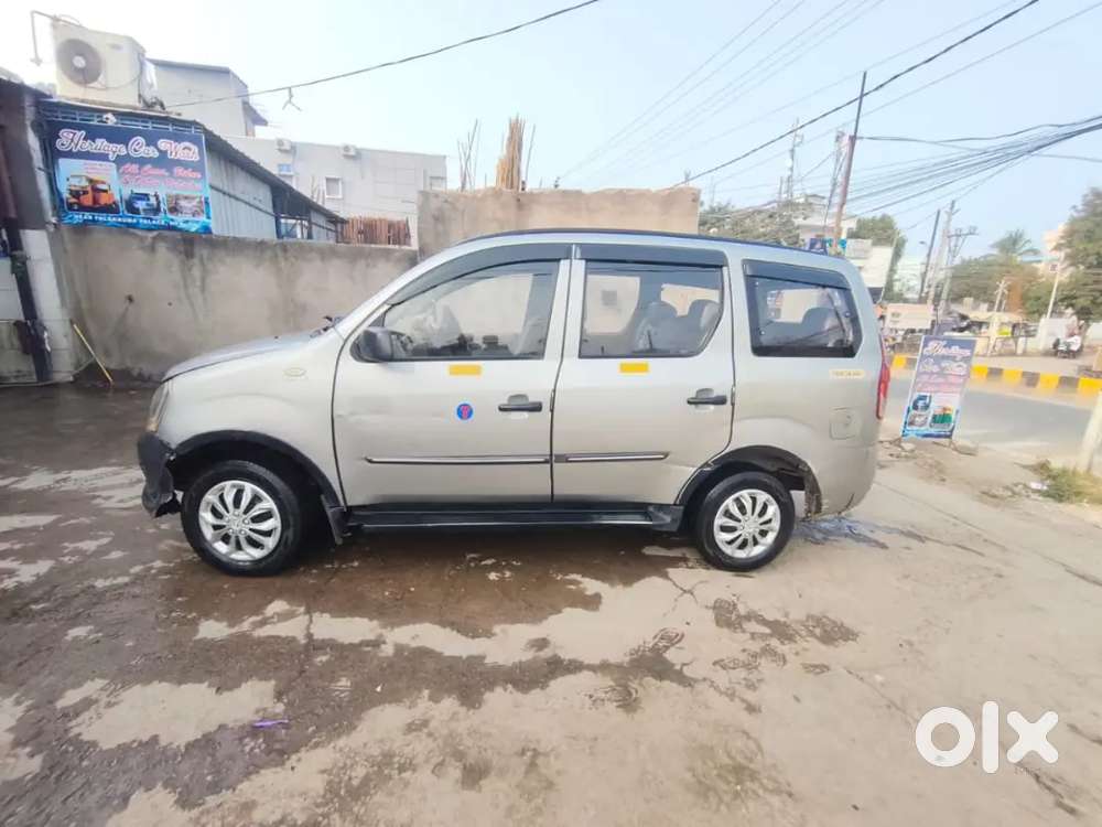 Mahindra Xylo 2015