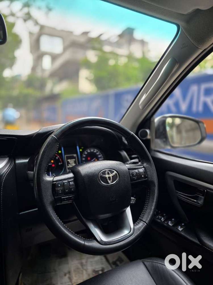 Toyota Fortuner 4x2 Manual   Year :- 2021 Ownership :- 1st Km :- 91000