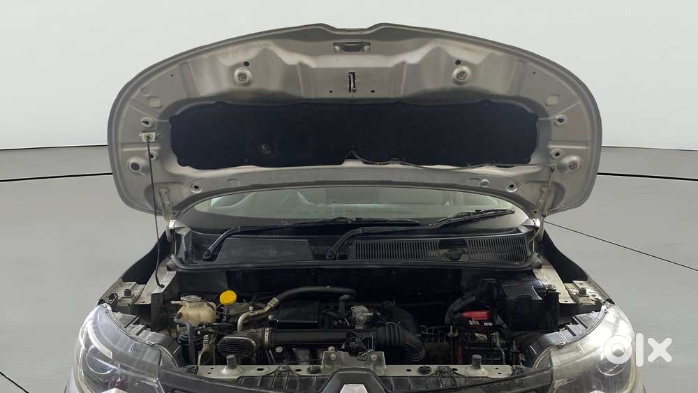 Renault Triber 1.0 Rxe, 2023, Petrol