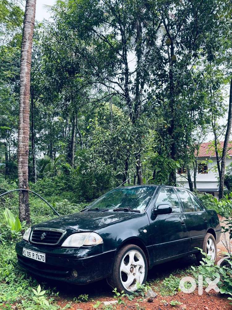 Maruti Suzuki Esteem2004