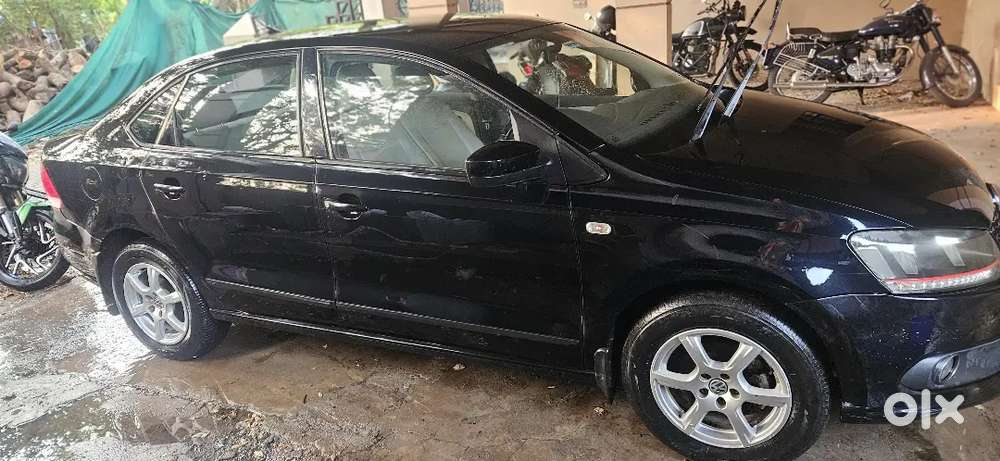 Volkswagen Vento 1.6 Highline Petrol 2013