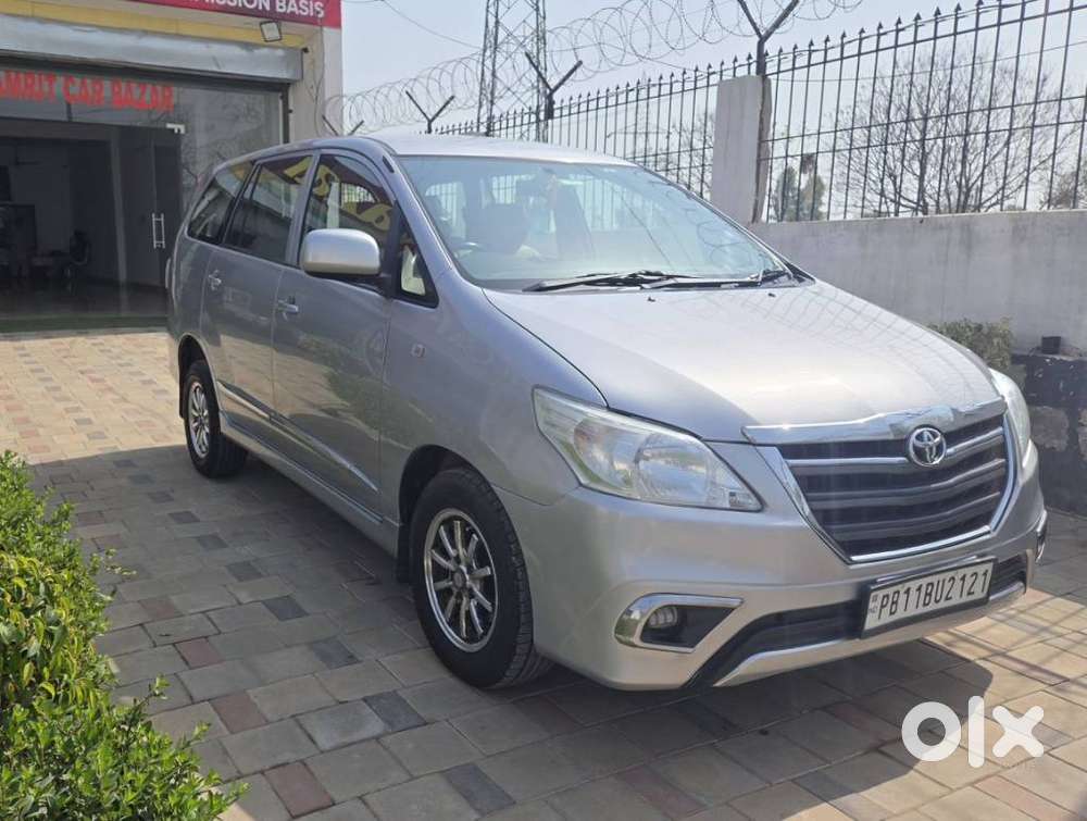 Toyota Innova 2.5 G (diesel) 8 Seater, 2015, Diesel
