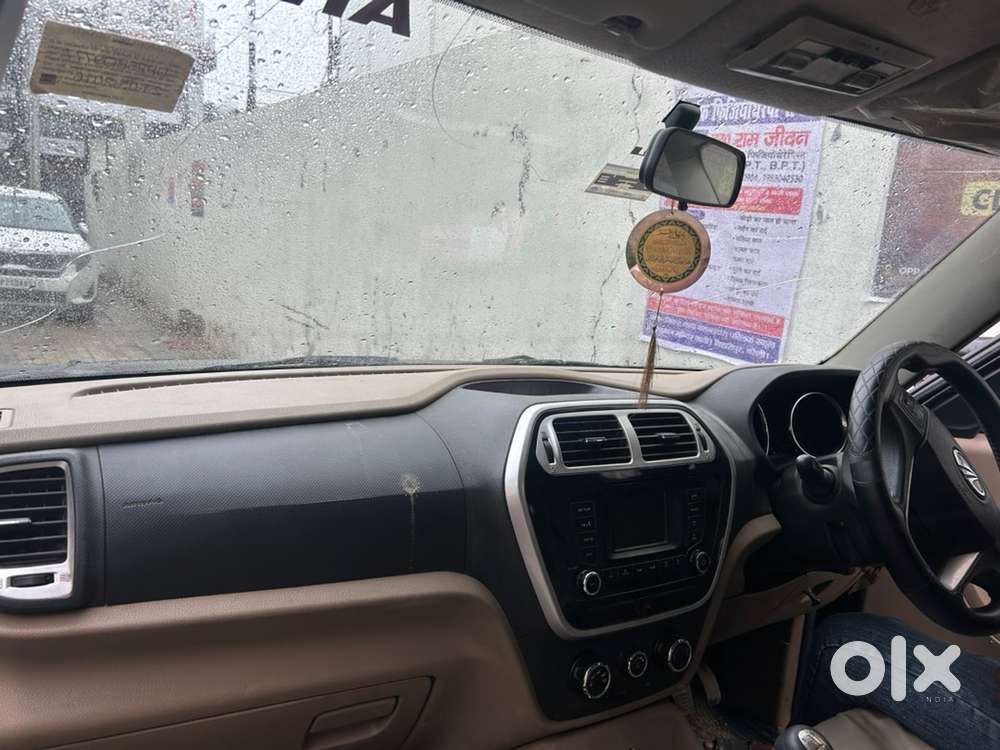 Mahindra Tuv 300 2016