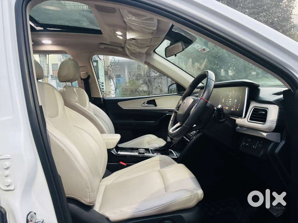 Mahindra Xuv700 Ax7l 6 Str At, 2023, Diesel