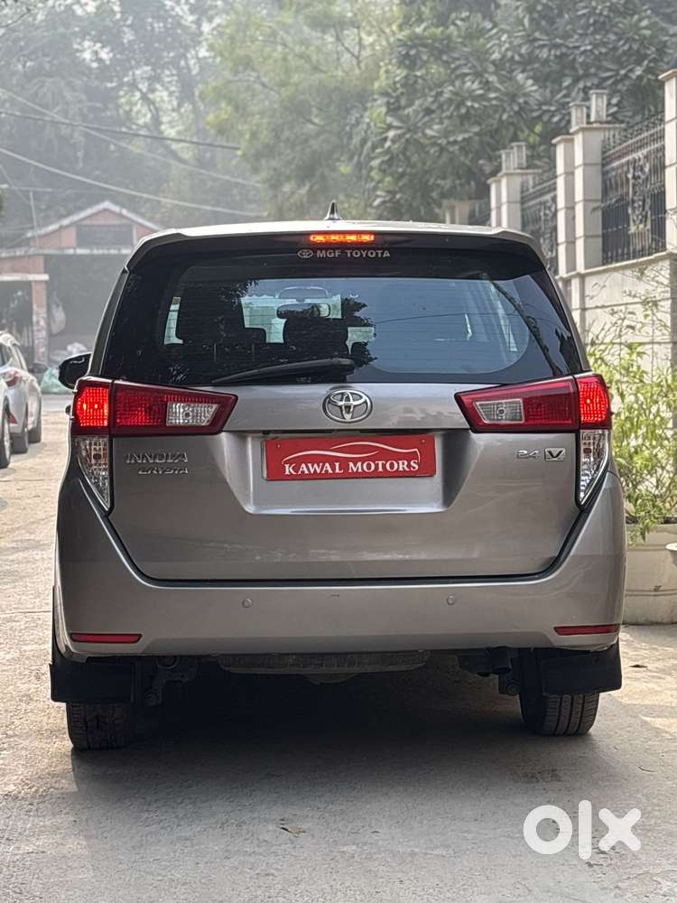 Toyota Innova Crysta