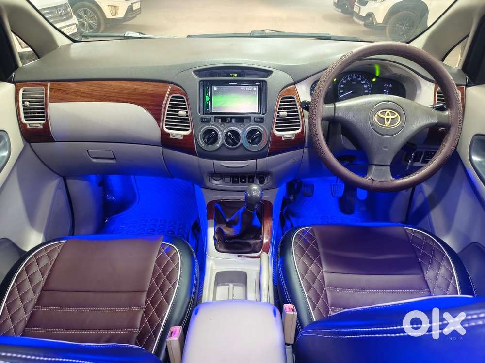 Toyota Innova 2.5 G (diesel) 8 Seater Bs Iv, 2010, Diesel