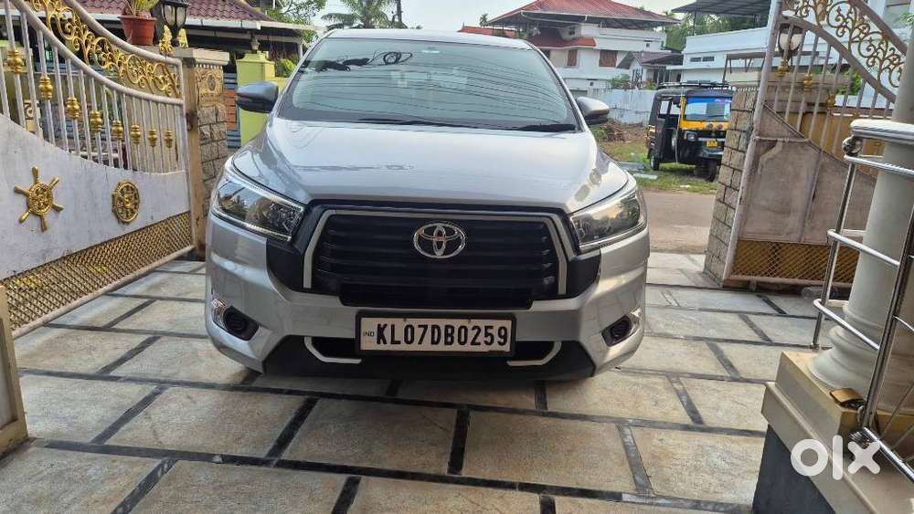 Toyota Innova Crysta 2.4 G Mt, 2023, Diesel